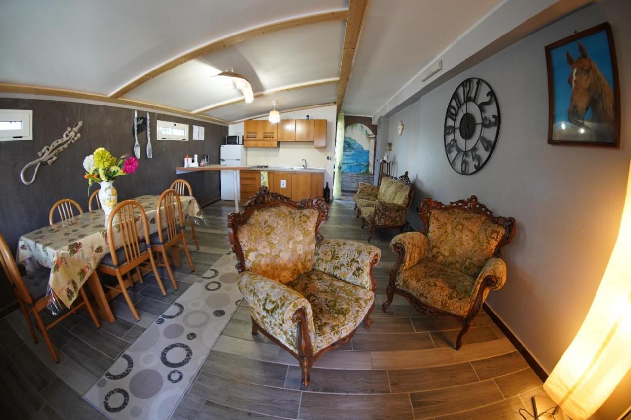 B&B Ciro Помпей Екстериор снимка